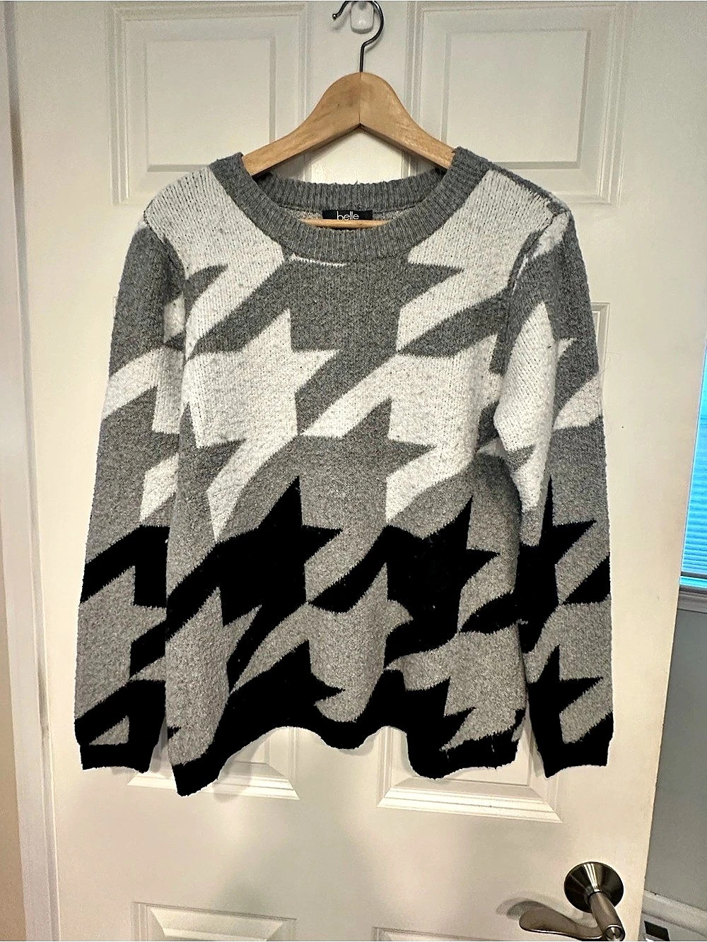 belle by belldini Abstract Pattern Crewneck Sweater in Gray & Black Size Large